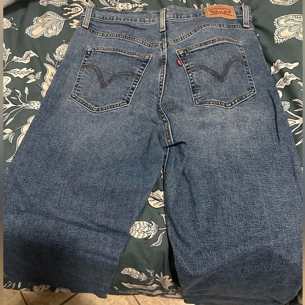 Levi’s Straight Ankle Jeans